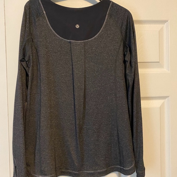Lululemon top, size 8. - Picture 2 of 3